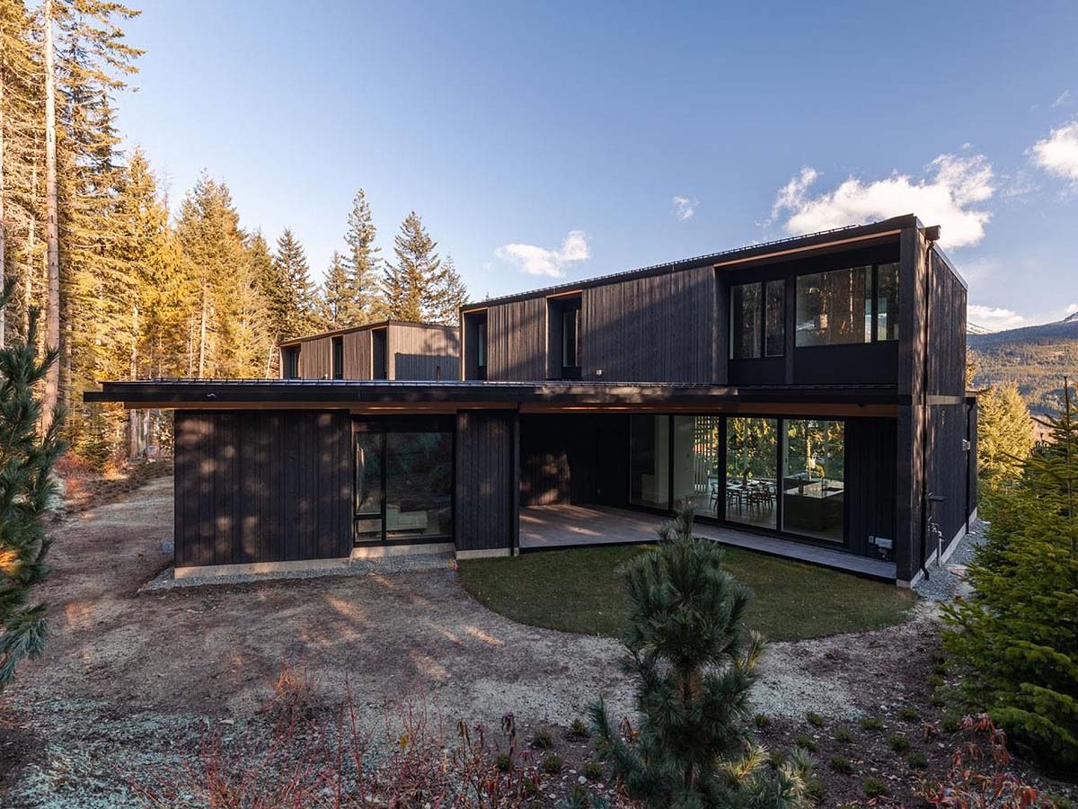8328 and 8332 Mountain View Dr., Whistler